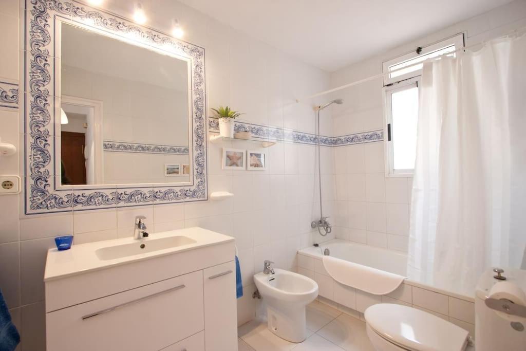 Seafront Location B3 *